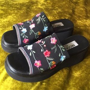 Auth 90’s Nicole Club Platform Sandals Slides 8.5